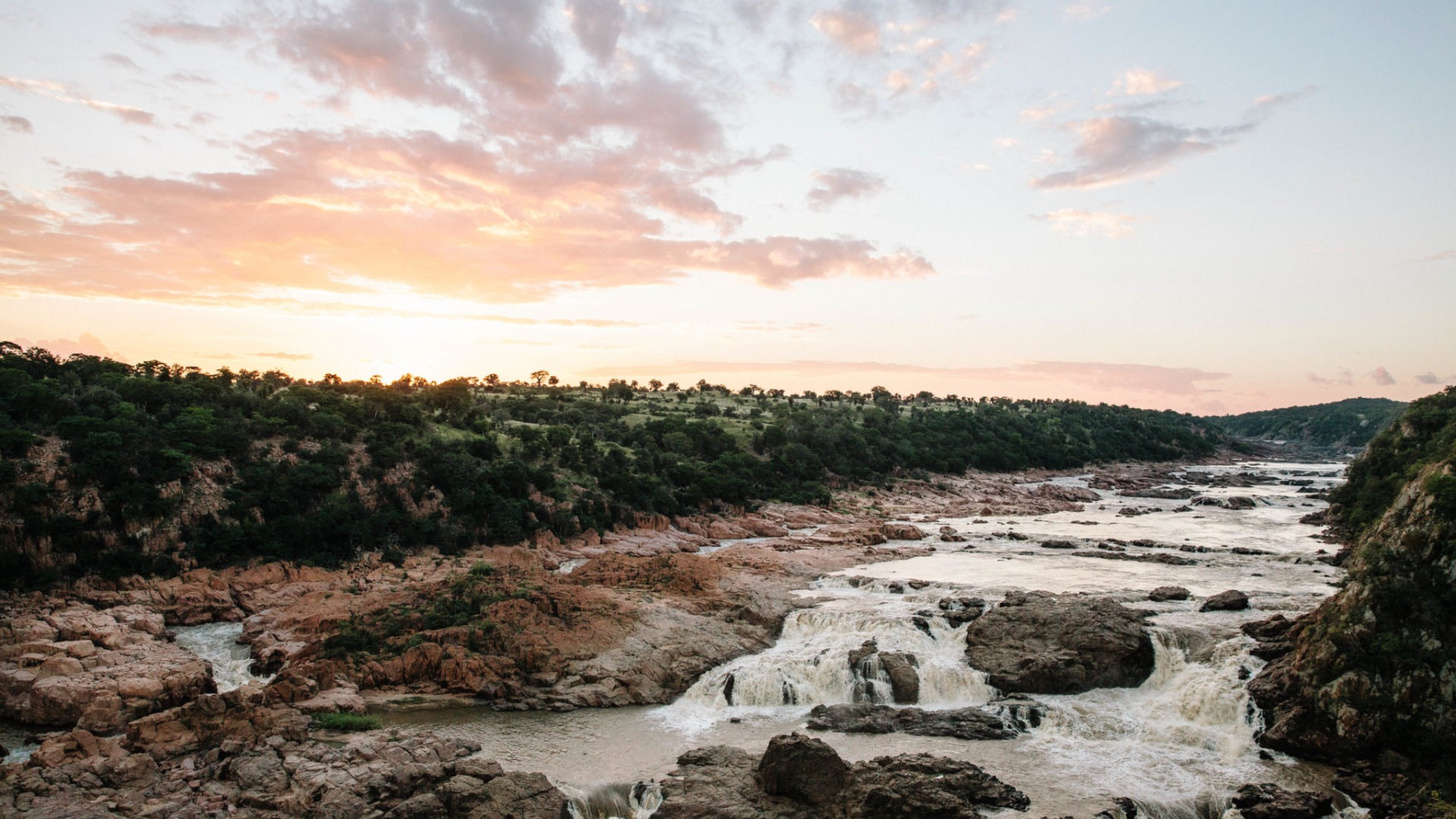 chilo gorge gonarezhou sunset waterfalls