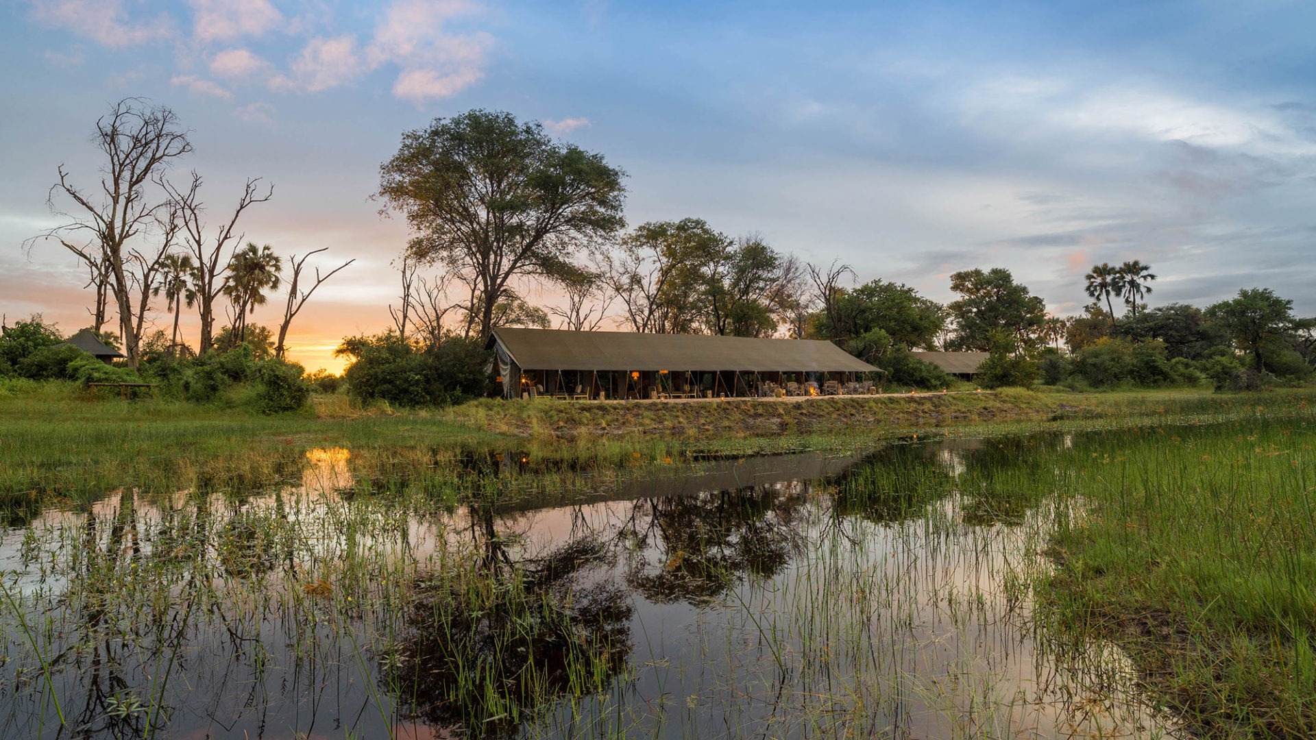 gomoti camp machaba lodge distance