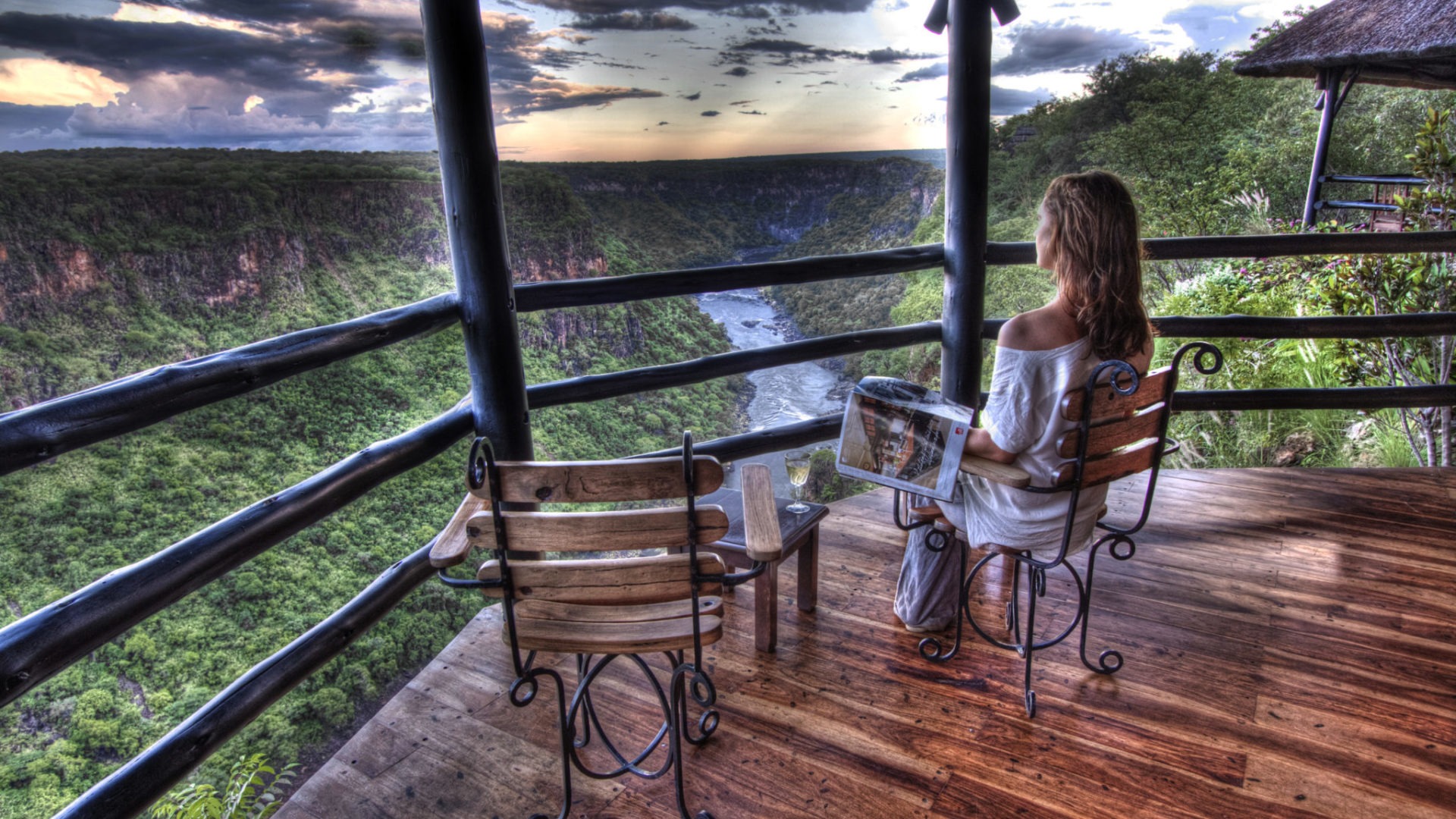 gorges loge vicfalls guest balcony