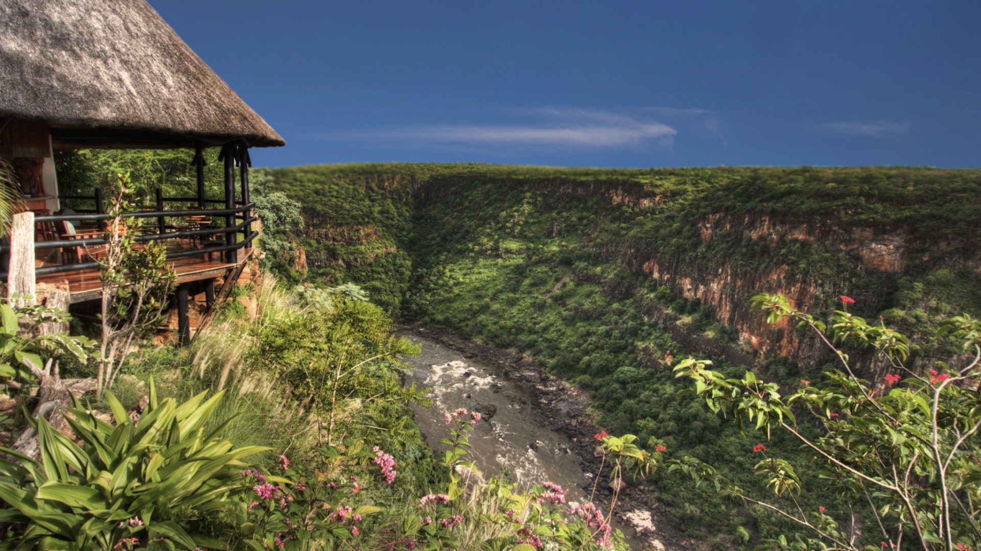 gorges loge vicfalls view