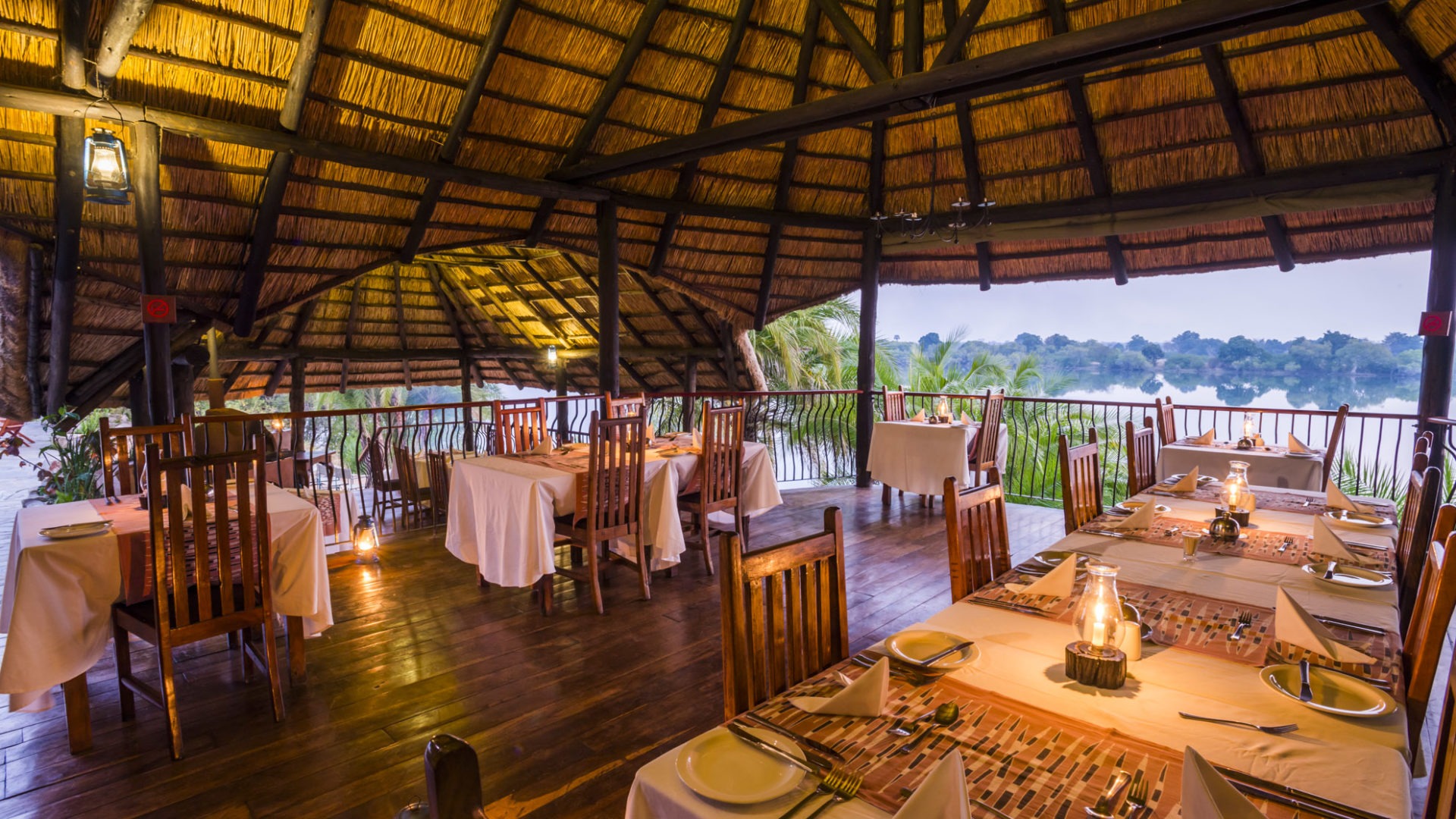 mukamb kafue dining deck