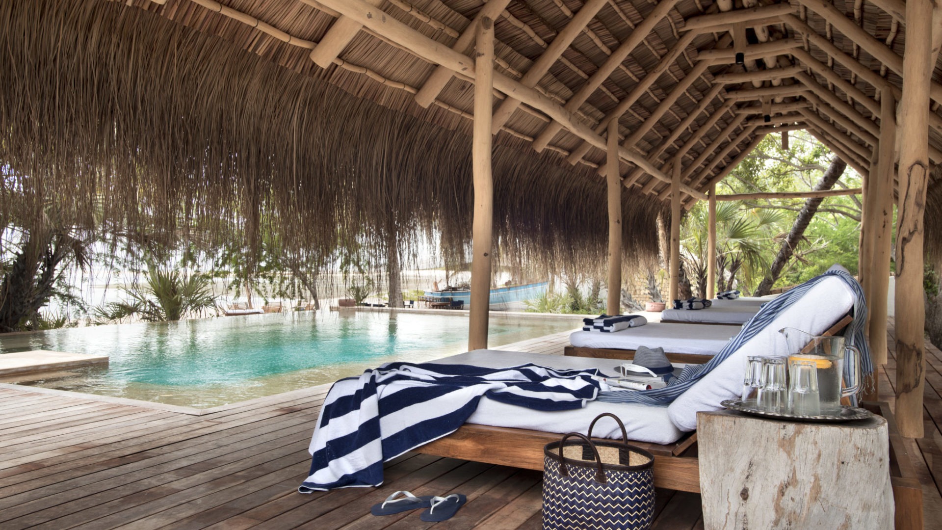 mozambique benguerra island guest pool
