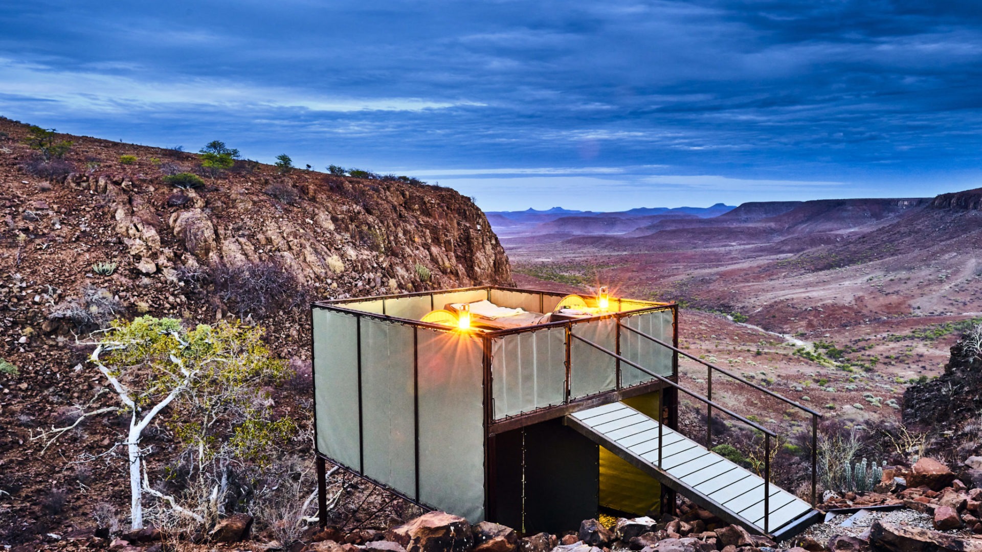 Etendeka Overnight Walking Trail | SAFARI FRANK | Kaokoland, Namibia.