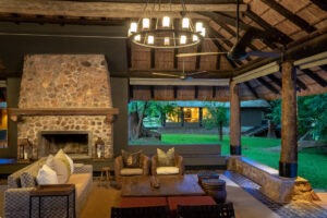 zambia south luangwa national park mfuwe lodge 8