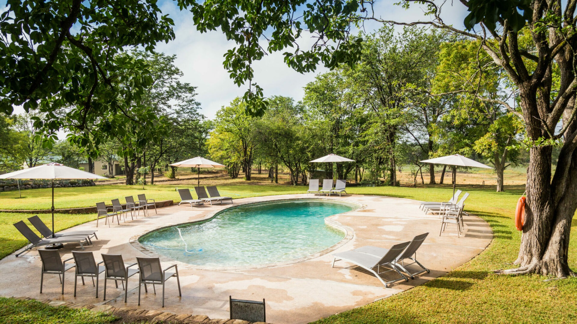 zimbabwe hwange national park robins camp 17