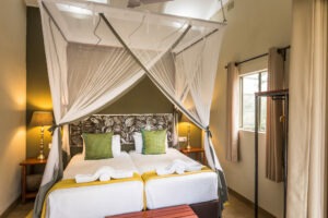 zimbabwe hwange national park robins camp 7