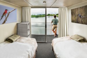 botswana okavangodelta houseboat1