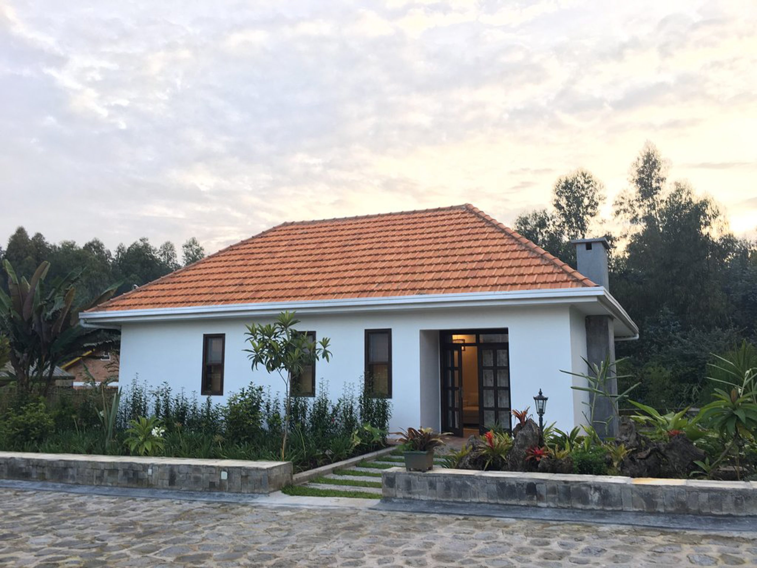 rwanda volcanoes national park five volcanoes boutique hotel2