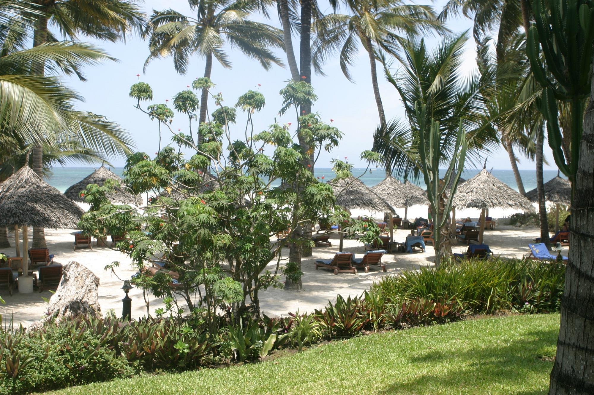 Pinewood Beach Resort Spa Diani Kenya safari frank21