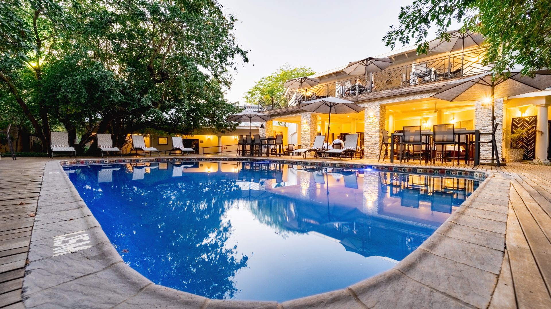 Nkosi Lodge Victoria Falls Zimbabwe wheelchair access safari frank12