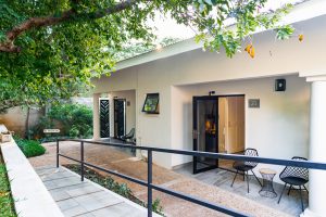 Nkosi Lodge Victoria Falls Zimbabwe wheelchair access safari frank17