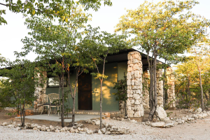 Namibia Etosha Omusati Lodge (1)